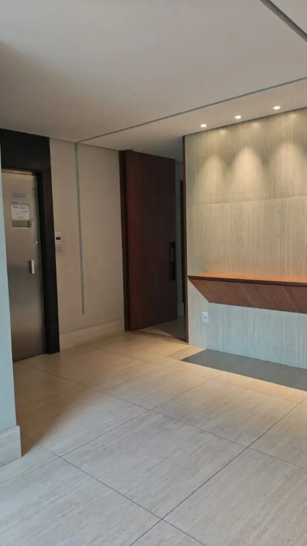 Apartamento 3 quartos 3 banheiros 240m²