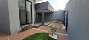 Apartamento 3 quartos 2 banheiros 175m²