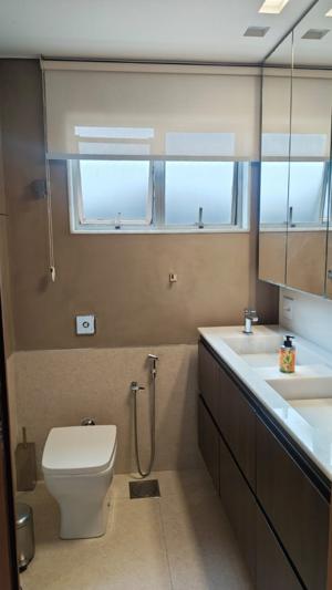 Apartamento 3 quartos 3 banheiros 240m²
