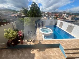 Casa 3 quartos 4 banheiros 152m²