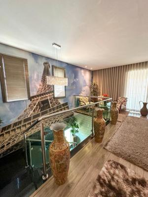 Casa 5 quartos 6 banheiros 810m²
