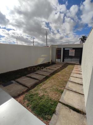 Casa 3 quartos 3 banheiros 
