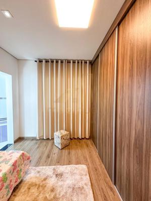 Casa 5 quartos 6 banheiros 810m²
