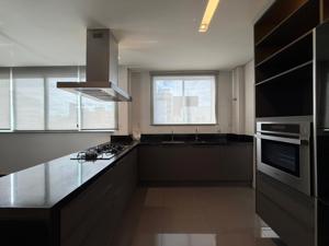 Apartamento 3 quartos 5 banheiros 310m²