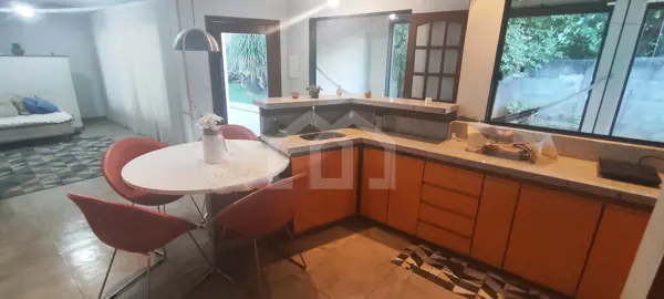 Casa 3 quartos 3 vagas 180m²
