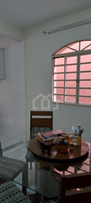 Casa 4 quartos 2 vagas 180m²
