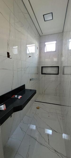 Apartamento 3 quartos 2 banheiros 175m²
