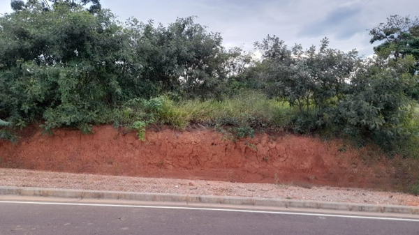 Lote em condomínio 