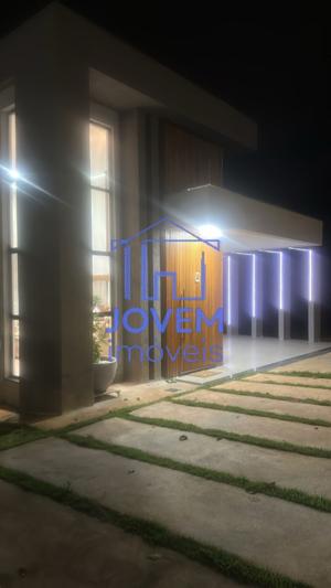 Casa 3 quartos 2 banheiros 360m²