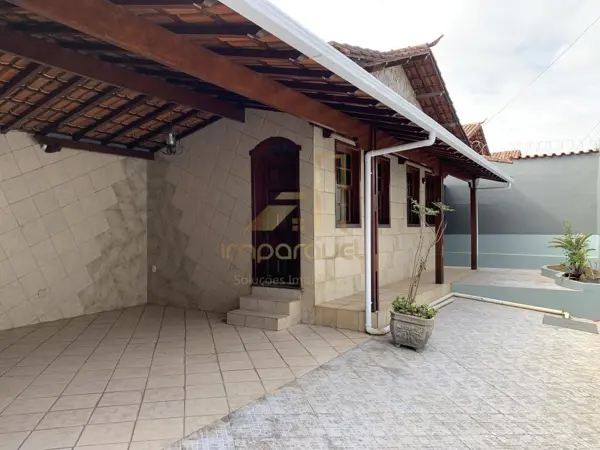 Casa 3 quartos 2 banheiros 223m²
