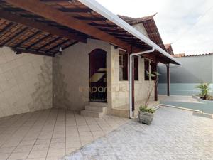 Casa 3 quartos 2 banheiros 223m²
