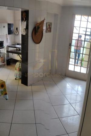 Casa 3 quartos 4 banheiros 
