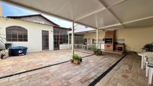 Casa 5 quartos 5 banheiros 360m²