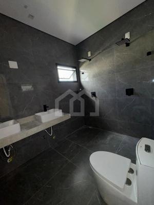 Casa em condomínio 4 quartos 4 vagas 256m²