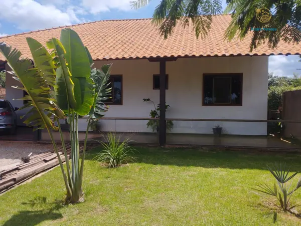 Chácara 5 quartos 2 banheiros 200m²