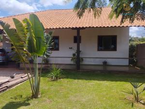Chácara 5 quartos 2 banheiros 200m²