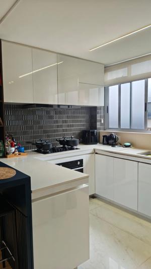 Apartamento 3 quartos 3 banheiros 240m²