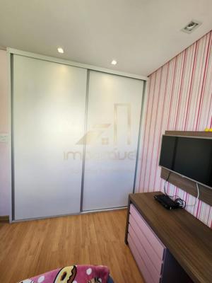 Casa 3 quartos 3 banheiros 240m²
