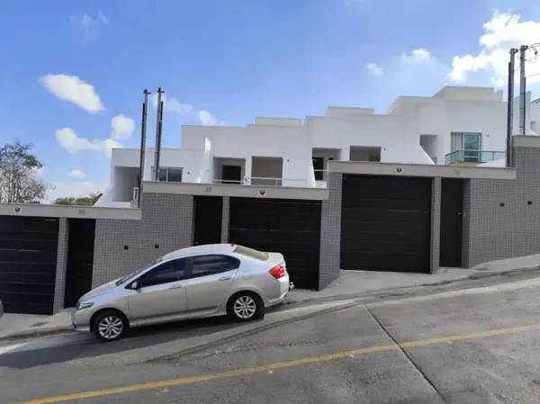 Casa 3 quartos 2 banheiros 
