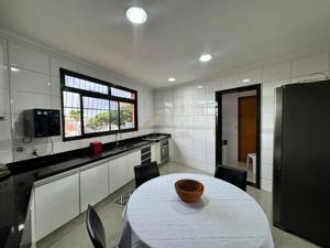 Apartamento 3 quartos 2 banheiros 220m²