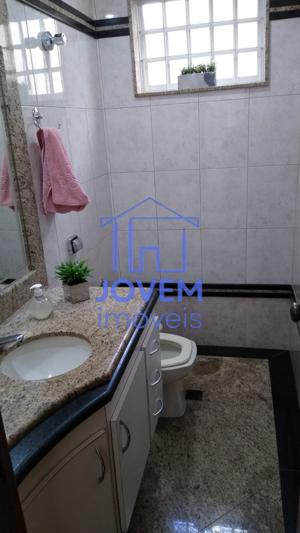 Casa 3 quartos 3 banheiros 230m²