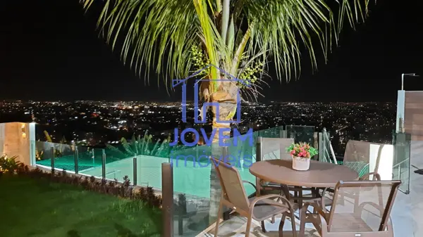 Casa em condomínio 4 quartos 4 banheiros 637m²