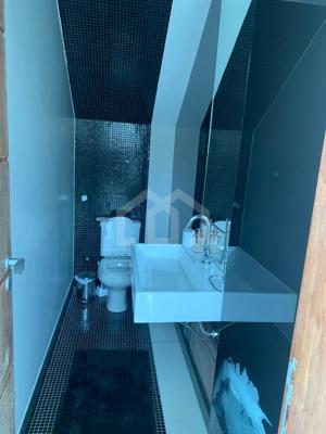 Casa em condomínio 3 quartos 5 banheiros 348m²