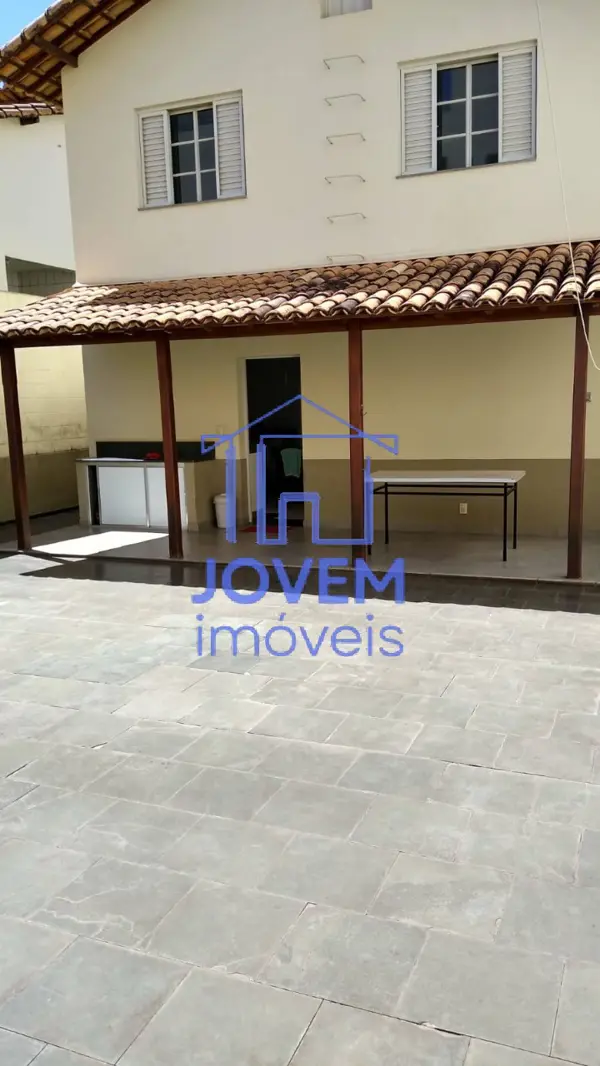 Casa 3 quartos 3 banheiros 230m²