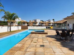 Casa 3 quartos 3 banheiros 240m²

