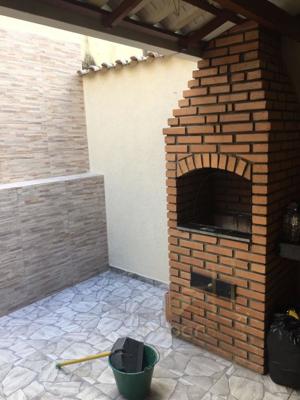 Casa 2 quartos 2 banheiros 82m²
