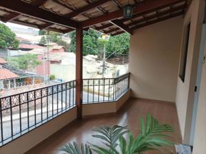 Casa 4 quartos 2 banheiros 456m²
