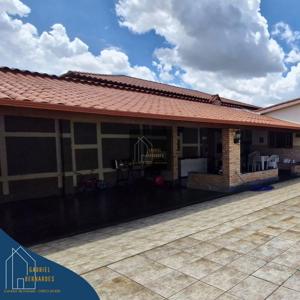 Apartamento 3 quartos 2 banheiros 665m²