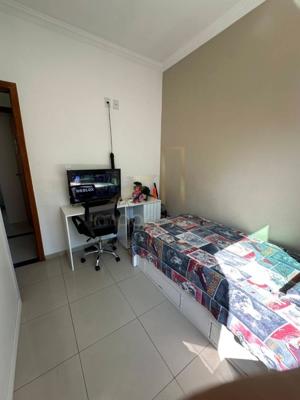 Casa 3 quartos 3 banheiros 
