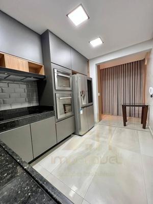 Apartamento 3 quartos 2 banheiros 105m²
