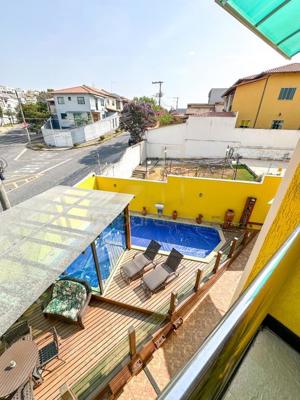 Casa 5 quartos 6 banheiros 810m²

