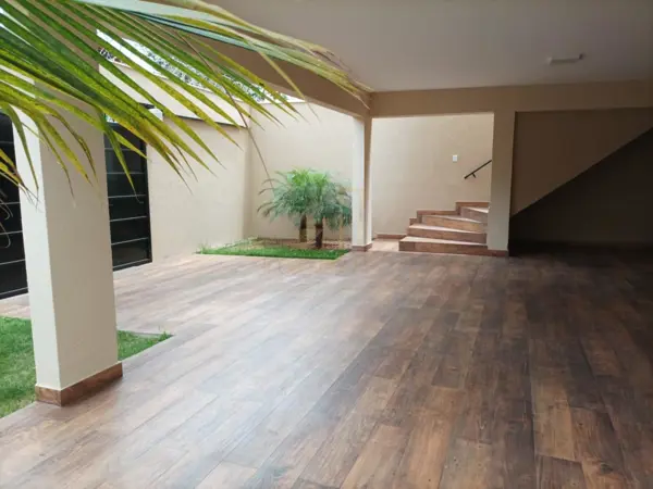 Casa 4 quartos 2 banheiros 
