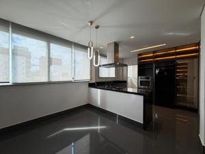 Apartamento 3 quartos 5 banheiros 310m²