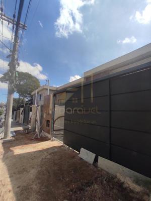 Casa 3 quartos 3 banheiros 50m²
