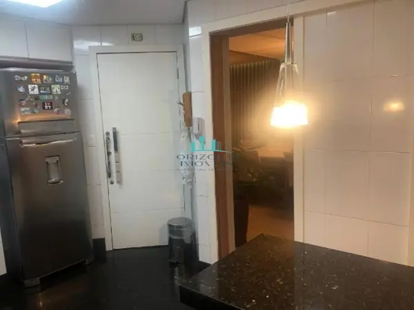 Apartamento 4 quartos 3 banheiros 215m²