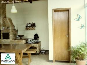Apartamento 2 quartos 2 banheiros 1820m²
