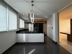 Apartamento 3 quartos 5 banheiros 310m²