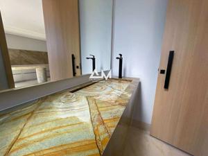 Apartamento 4 quartos 3 banheiros 1000m²