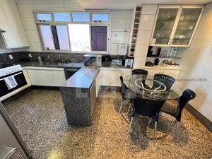 Cobertura 4 quartos 4 vagas 246m²