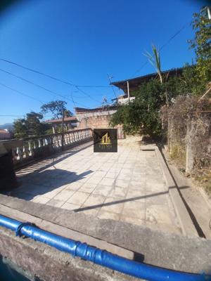 Casa 3 quartos 2 banheiros 360m²