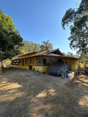 Sítio 3 quartos 1 banheiro 180m²
