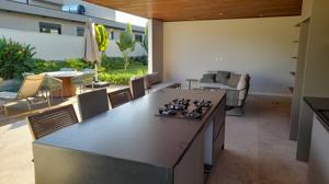 Casa em condomínio 4 vagas 460m²