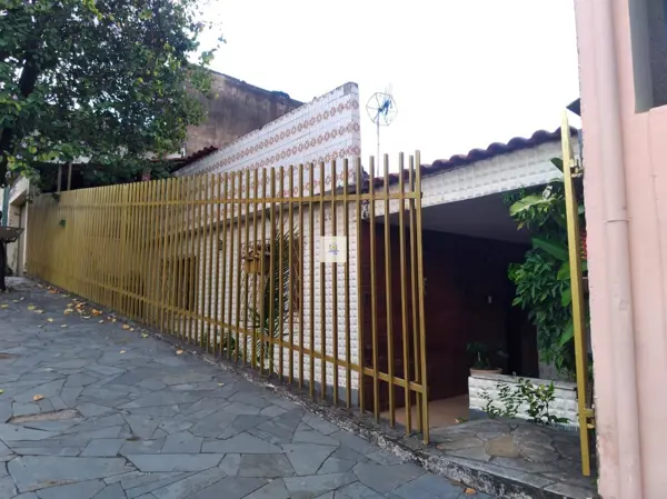 Casa 4 quartos 4 banheiros 280m²