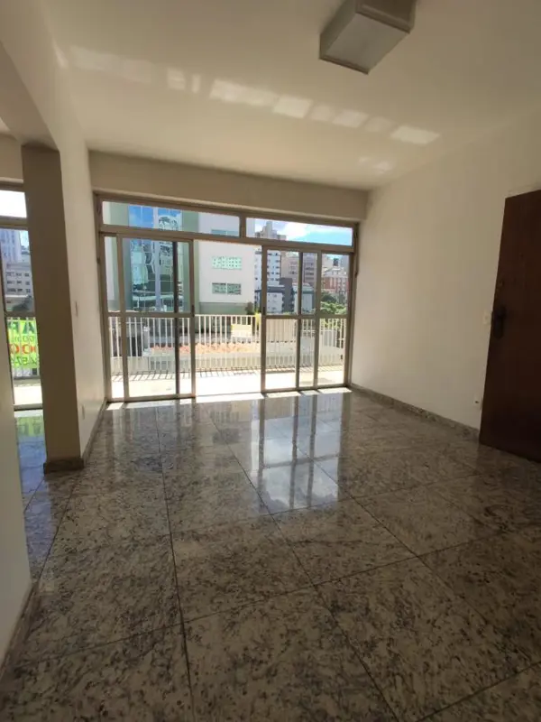 Apartamento 3 quartos 2 banheiros 120m²