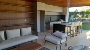 Casa em condomínio 4 vagas 460m²