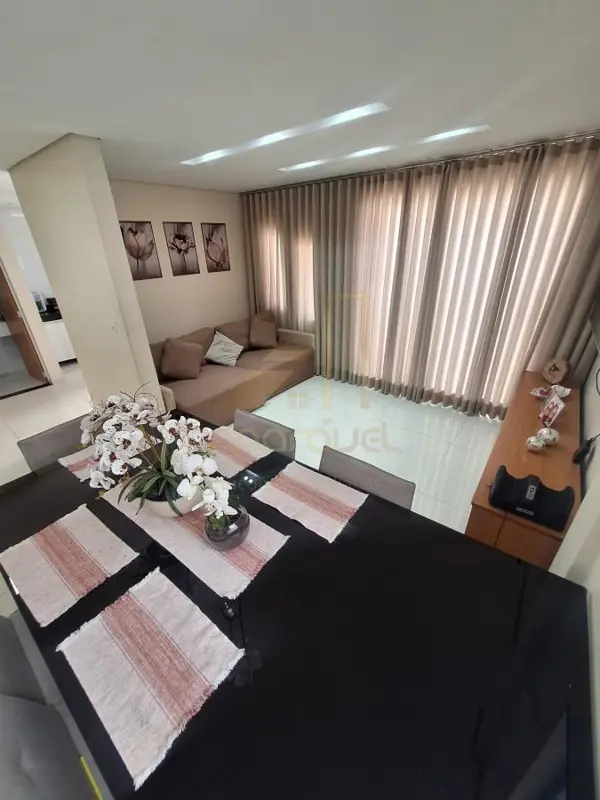 Casa 3 quartos 2 banheiros 
